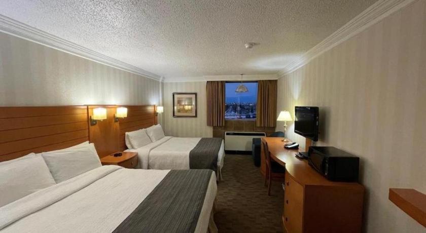 The Glenmore Inn & Convention Centre คาลการี ภายนอก รูปภาพ