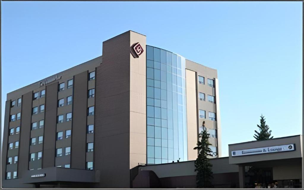 The Glenmore Inn & Convention Centre คาลการี ภายนอก รูปภาพ